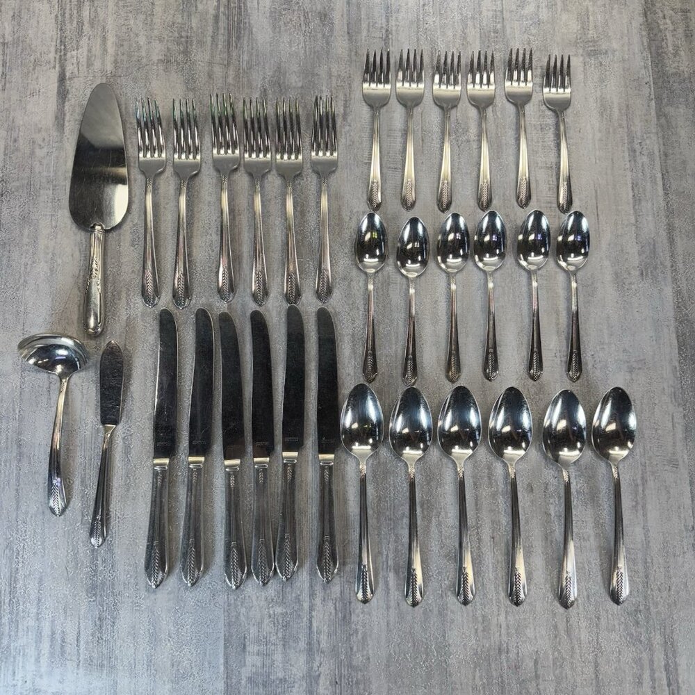 Wm Rogers 1939 ALLURE Wheat Silver Plate Flatware 35 Pc 6 Servings
